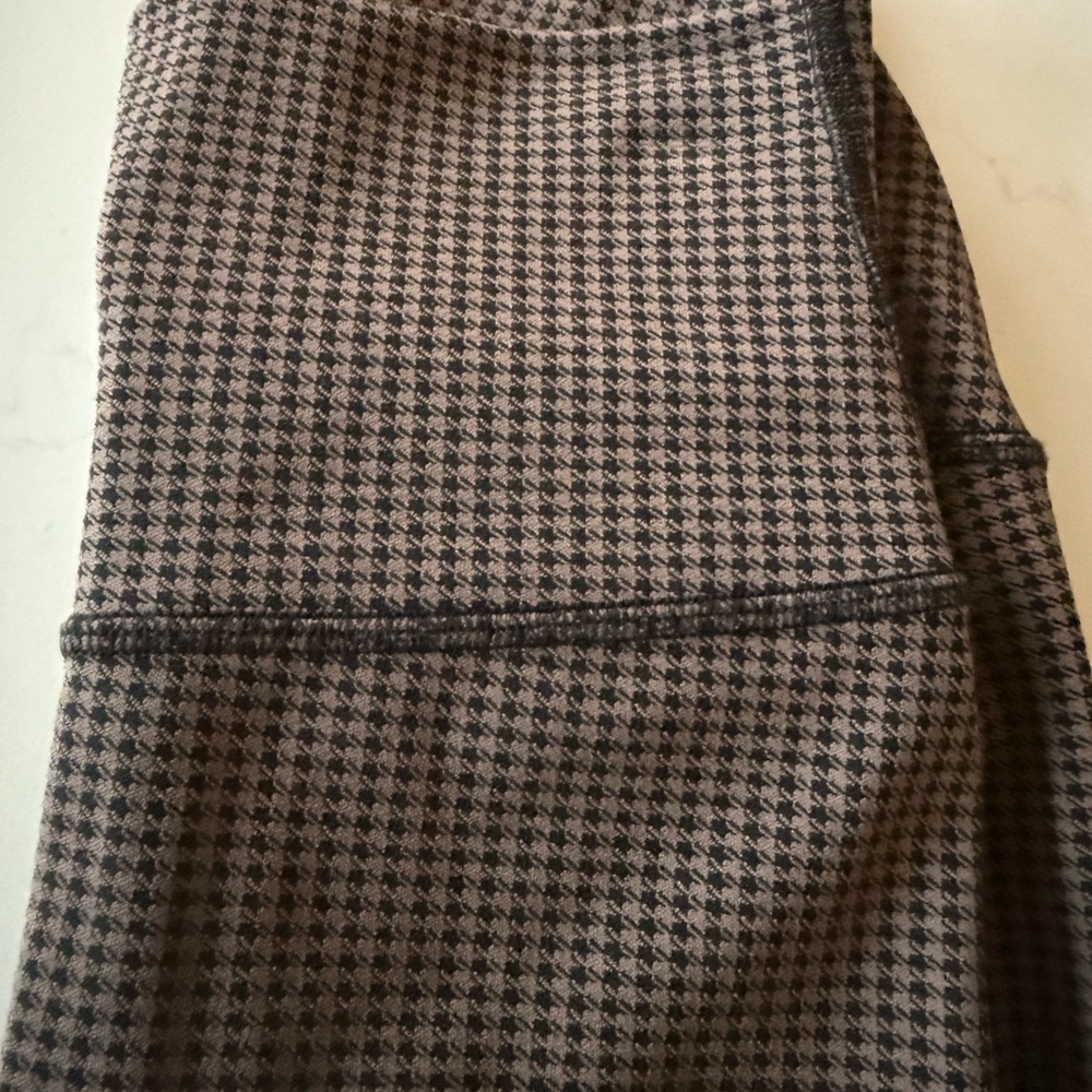 Alo Yoga Houndtooth High-Waisted Brown Leggings - Picture 8 of 10